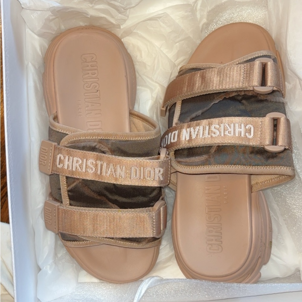 Women Christian Dior sandals